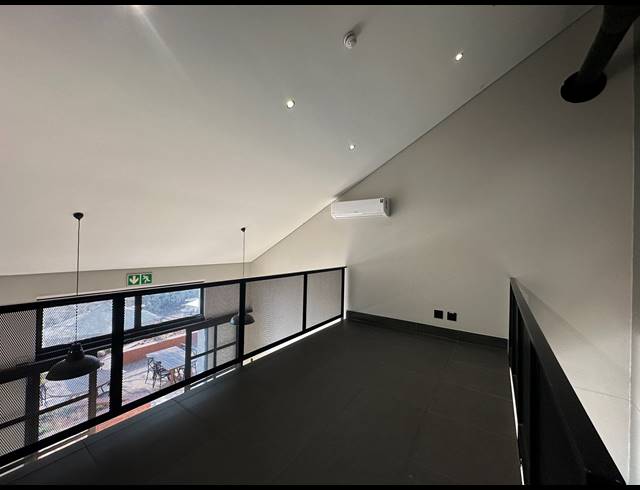 51M² OFFICE TO LET IN ROOIHUISKRAAL NORTH